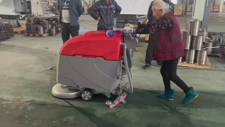 鎮(zhèn)江某交通科技有限公司選購御衛(wèi)仕手推式洗地機DX4 鎮(zhèn)江某交通科技有限公司選購御衛(wèi)仕手推式洗地機DX4