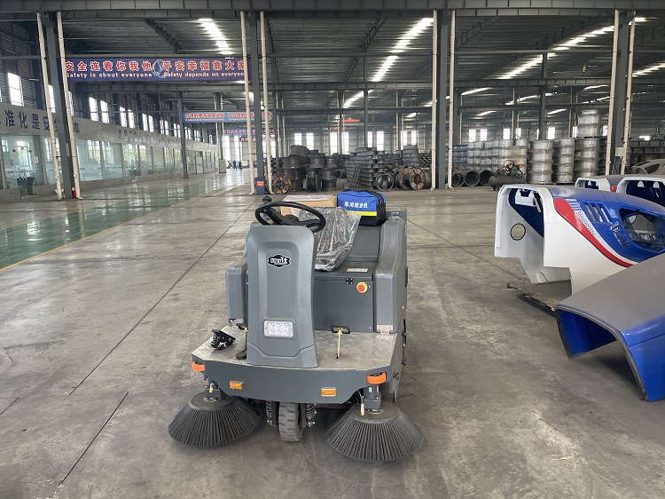 電動掃地機的電瓶保養(yǎng)方法 電動掃地機的電瓶保養(yǎng)方法