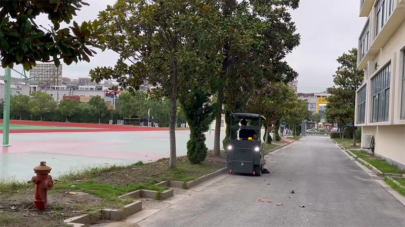 掃地車如何規(guī)范操作 掃地車如何規(guī)范操作