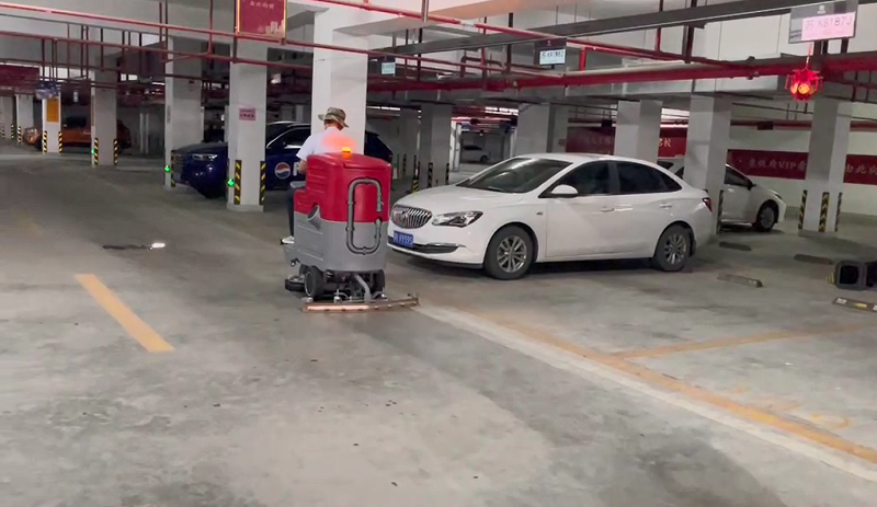 大型廣場為什么用洗地機? 大型廣場為什么用洗地機?