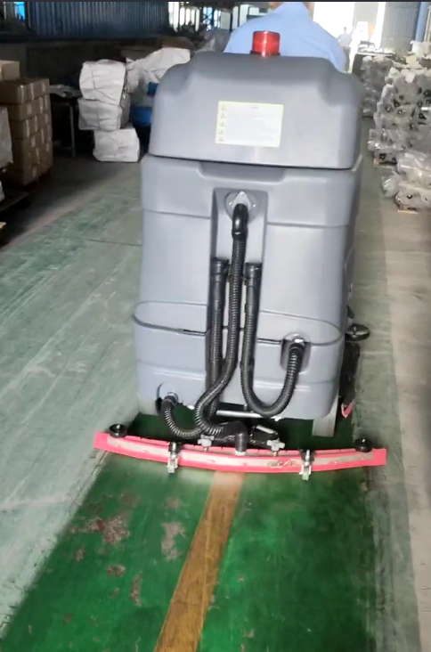 洗地機水箱容量越大越好嗎 洗地機水箱容量越大越好嗎